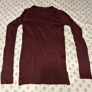lululemon athletica Long Sleeve Top in Burgundy